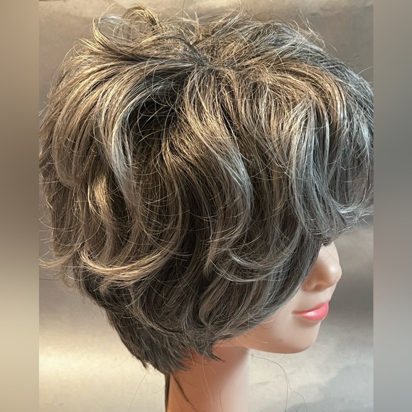 Short Wig Layered Curly Pixie Gray mixed Black color Wig - Picture 6 of 9